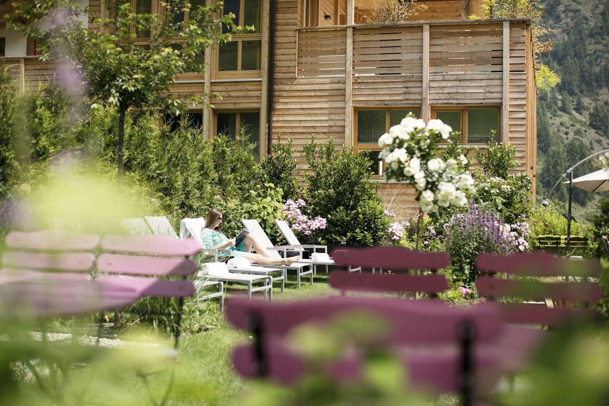 Goldene Rose Karthaus Hotel Senales/Schnals Exterior foto